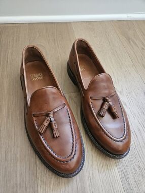 Size 9 Leather Tassel Grant Stone Loafer.